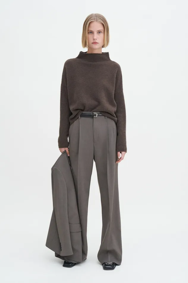 filippak Knitwear Women Mika Yak Funnelneck Sweater Driftwood