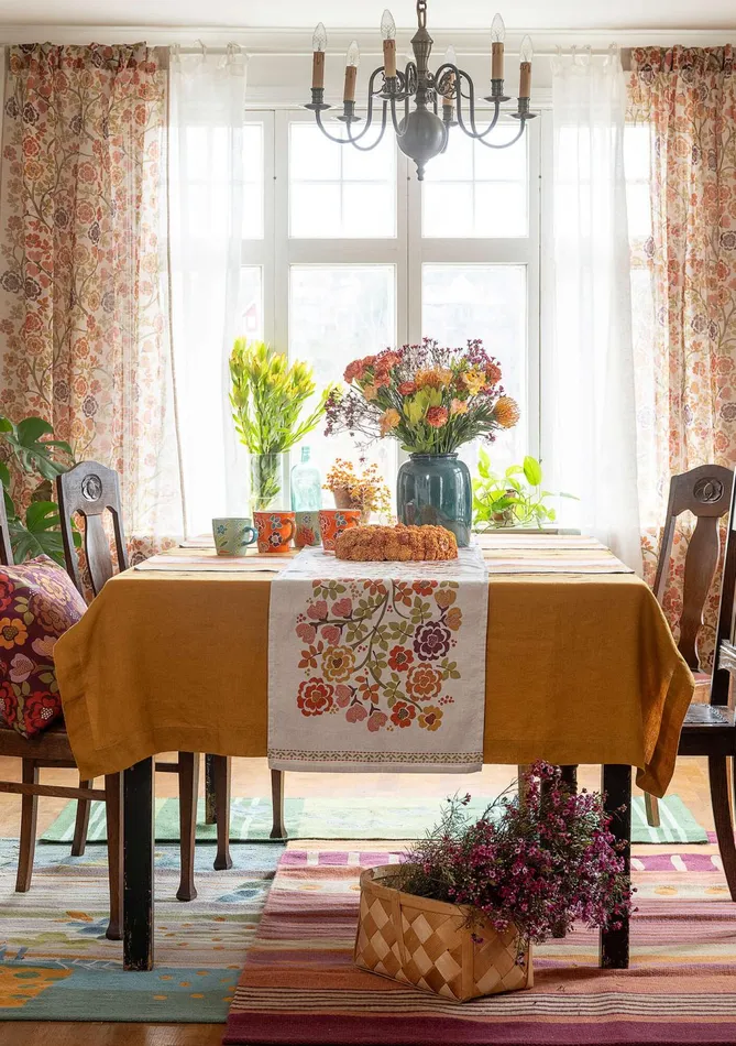 Gudrun Sjdn Wild Rose Table Runner In Linen Women Tablecloths