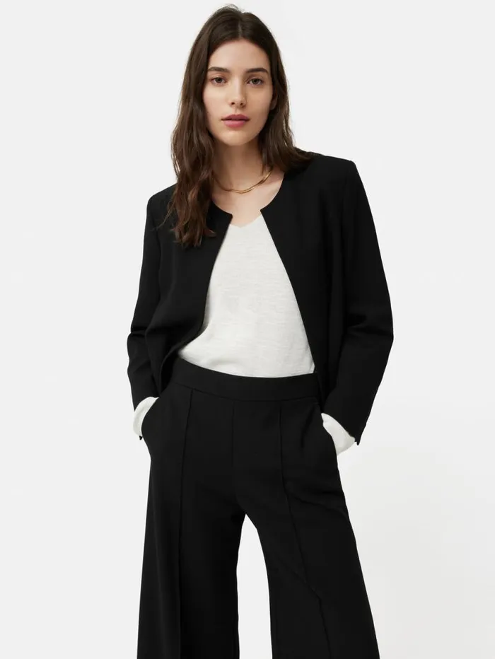 Italian Modern Crepe Short Jacket Black Women Jigsaw Suits and Tailoring