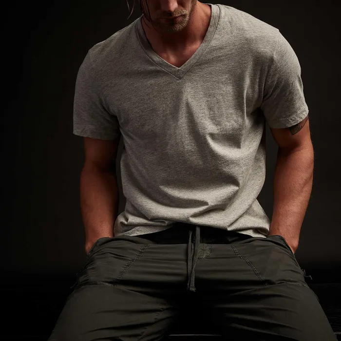 MEN James Perse CLASSICS Short Sleeve V Neck Heather Grey