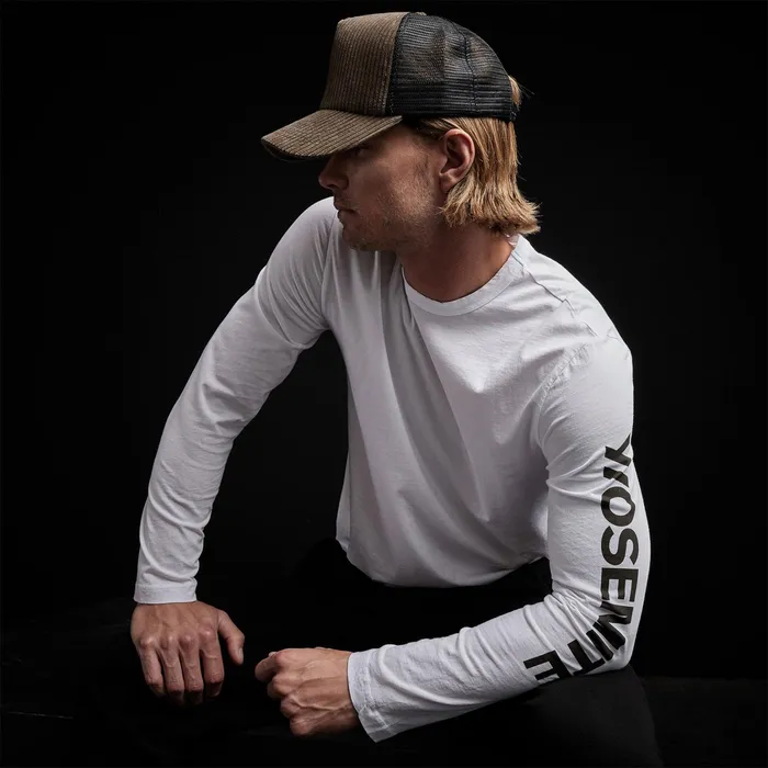 MEN James Perse GRAPHICS YOSEMITE Mountain Long Sleeve Crew Neck White