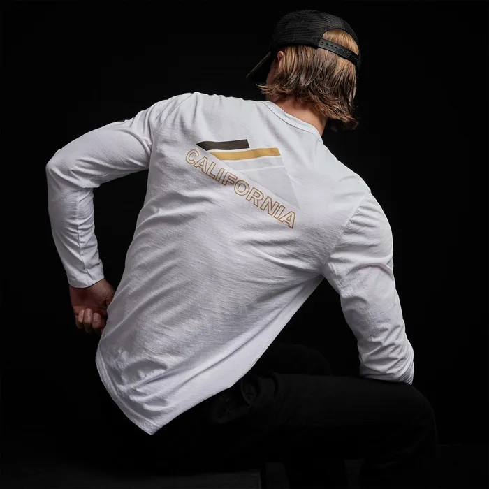 MEN James Perse GRAPHICS YOSEMITE Mountain Long Sleeve Crew Neck White