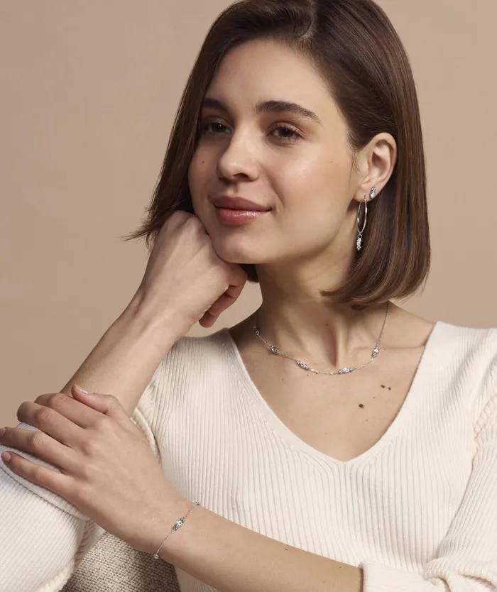 Olivia Burton Necklaces Women Dainty Silver Tone Necklace