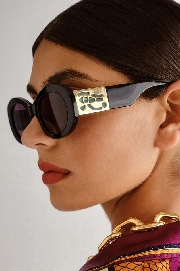 SAND STORM SUNGLASSES SOLID BLACK Solid Black WomensMens Camilla Sunglasses