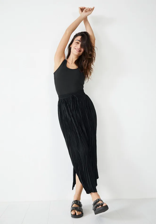 Skirts Women Hush Rose Crinkle Pleated Skirt Black