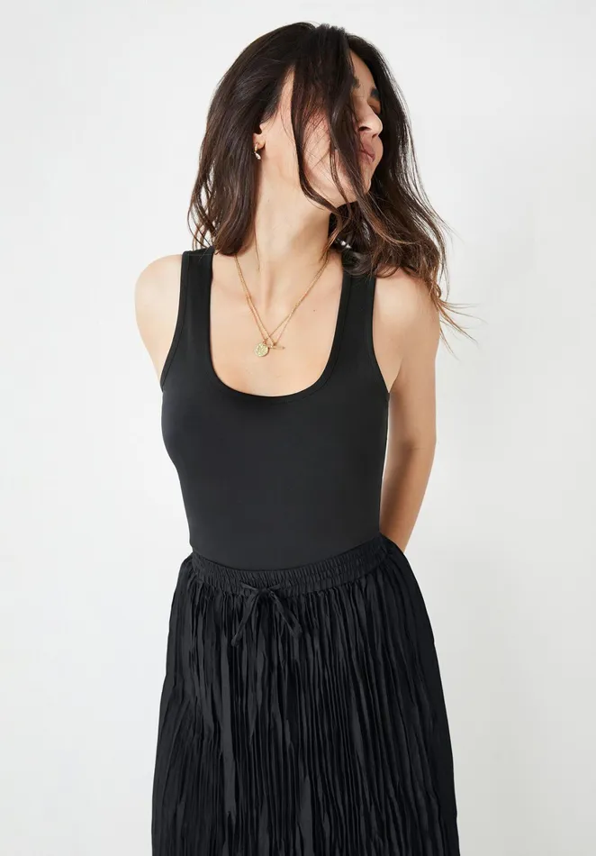 Skirts Women Hush Rose Crinkle Pleated Skirt Black