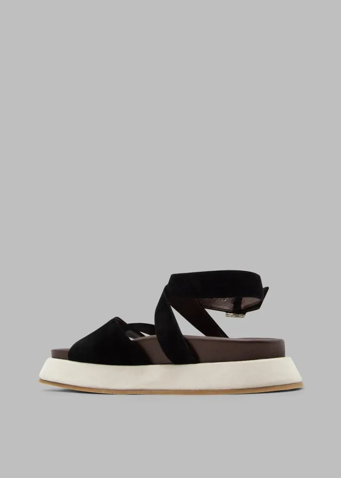 The Frankie Shop Gia Borghini Rosie 41 Flat Sandals 8211 BlackChocolateBeige Shop Shoes