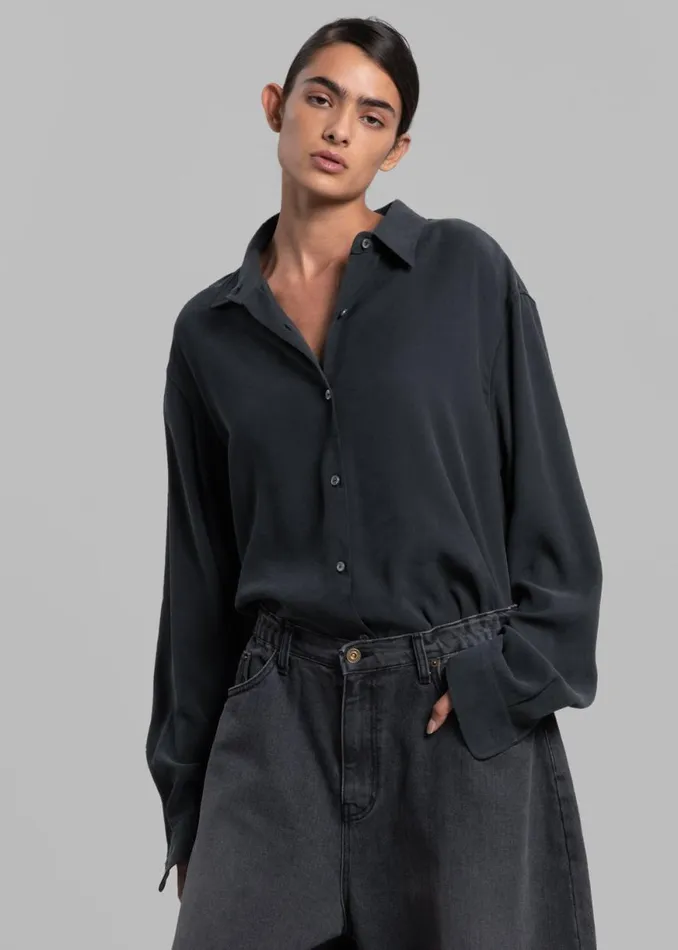 The Frankie Shop Lotta Fluid Shirt 8211 Charcoal Shop Tops