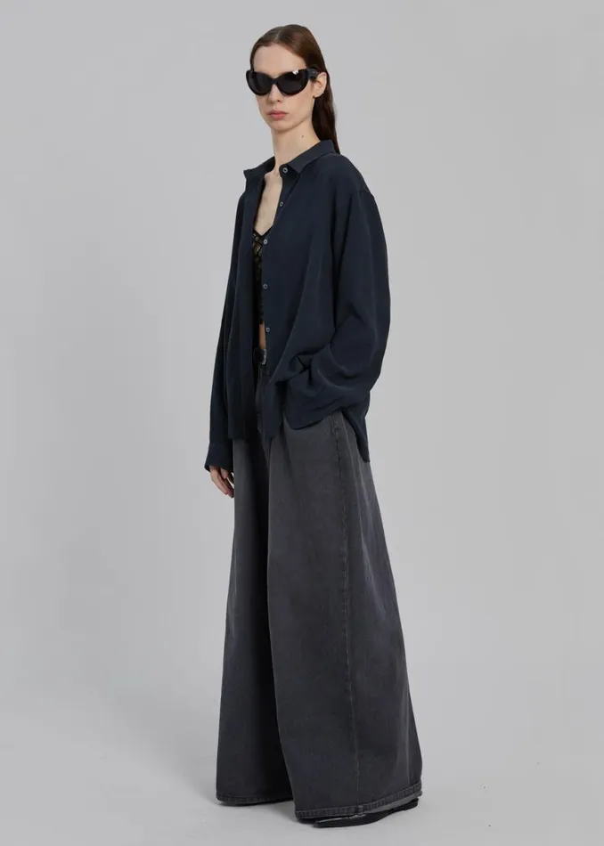 The Frankie Shop Lotta Fluid Shirt 8211 Charcoal Shop Tops