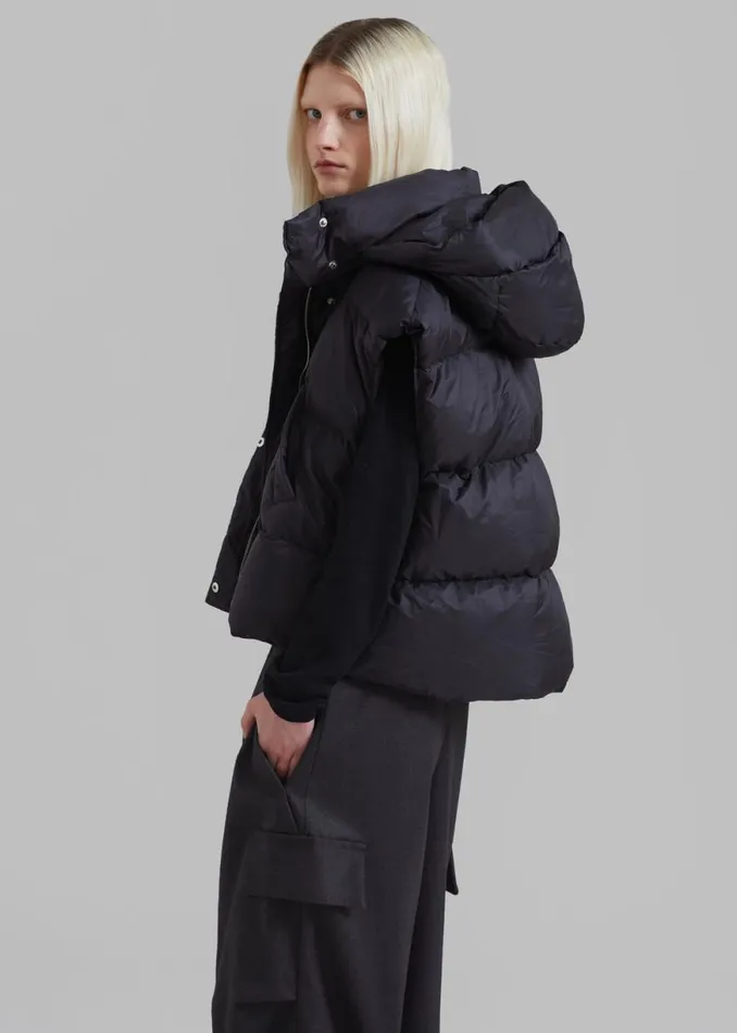 The Frankie Shop Prague Puffer Hoodie Vest 8211 Black Shop Outerwear