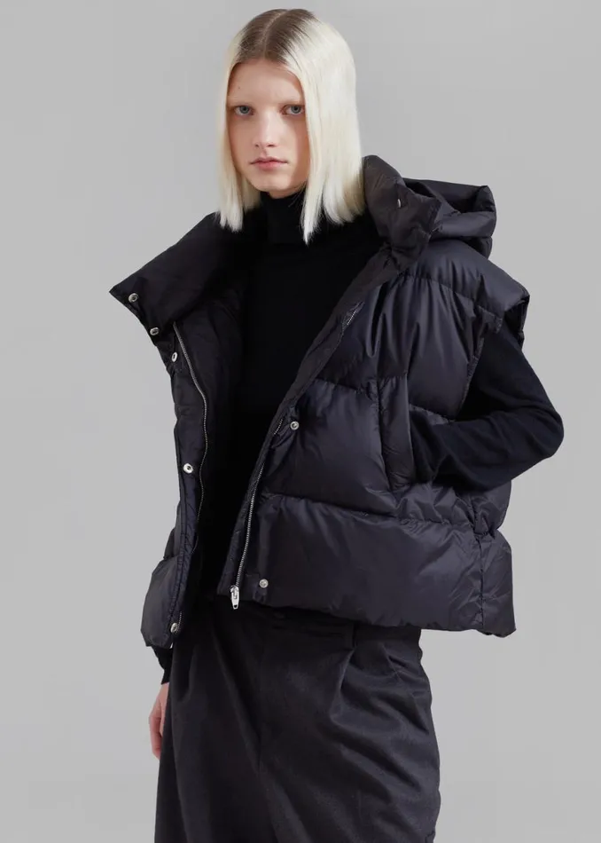 The Frankie Shop Prague Puffer Hoodie Vest 8211 Black Shop Outerwear