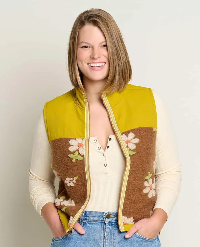 ToadandCo Jackets and Layers Women039s Sespe Sherpa Vest Daisy 8211 Women039s