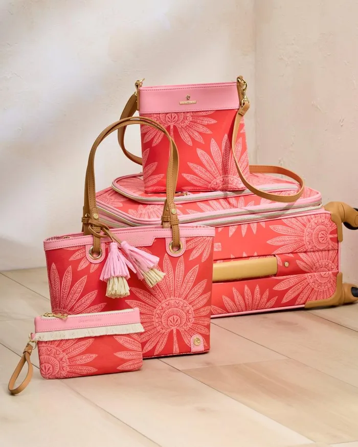 Tommy Bahama Handbags and Clutches Palmetto Frond Island Tote Palmetto Frond 8211 Women Tommy Bahama Handbags and Clutches Palmetto Frond Island Tote Palmetto Frond 8211 Women
