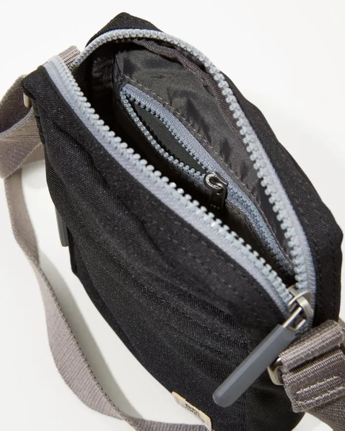 Tommy Bahama Luggage and Travel Bond Ash Crossbody Bag Ash 8211 MenBeach and Home Tommy Bahama Luggage and Travel Bond Ash Crossbody Bag Ash 8211 MenBeach and Home