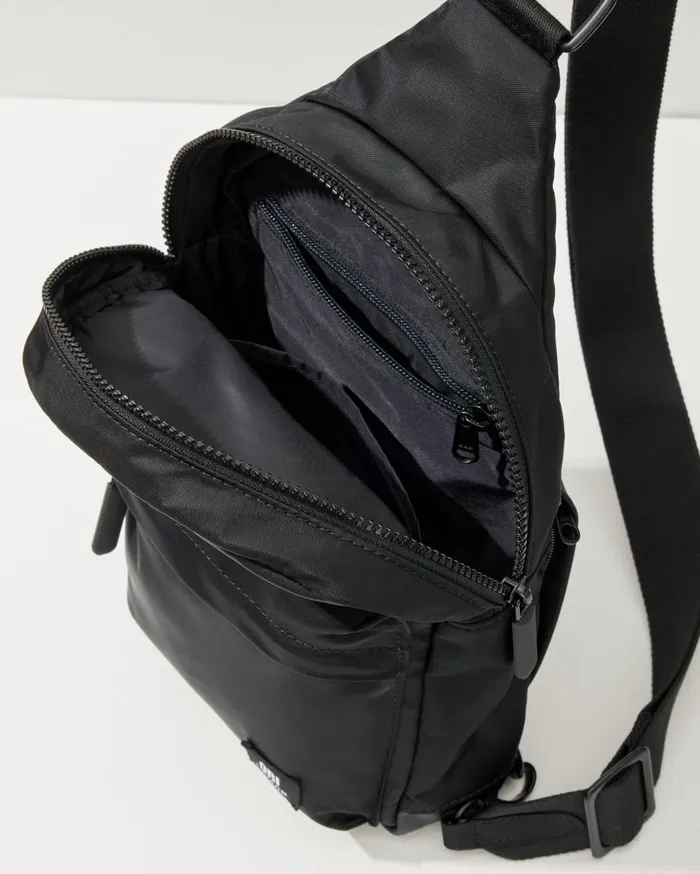 Tommy Bahama Luggage and Travel Willesden Black Sling Bag All Black 8211 MenWomenBeach and Home Tommy Bahama Luggage and Travel Willesden Black Sling Bag All Black 8211 MenWomenBeach and Home