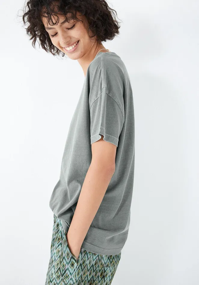 Tops and TShirts Women Hush Sara VNeck Boyfriend TShirt Washed Grey