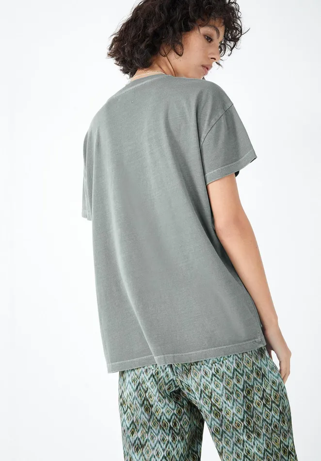 Tops and TShirts Women Hush Sara VNeck Boyfriend TShirt Washed Grey